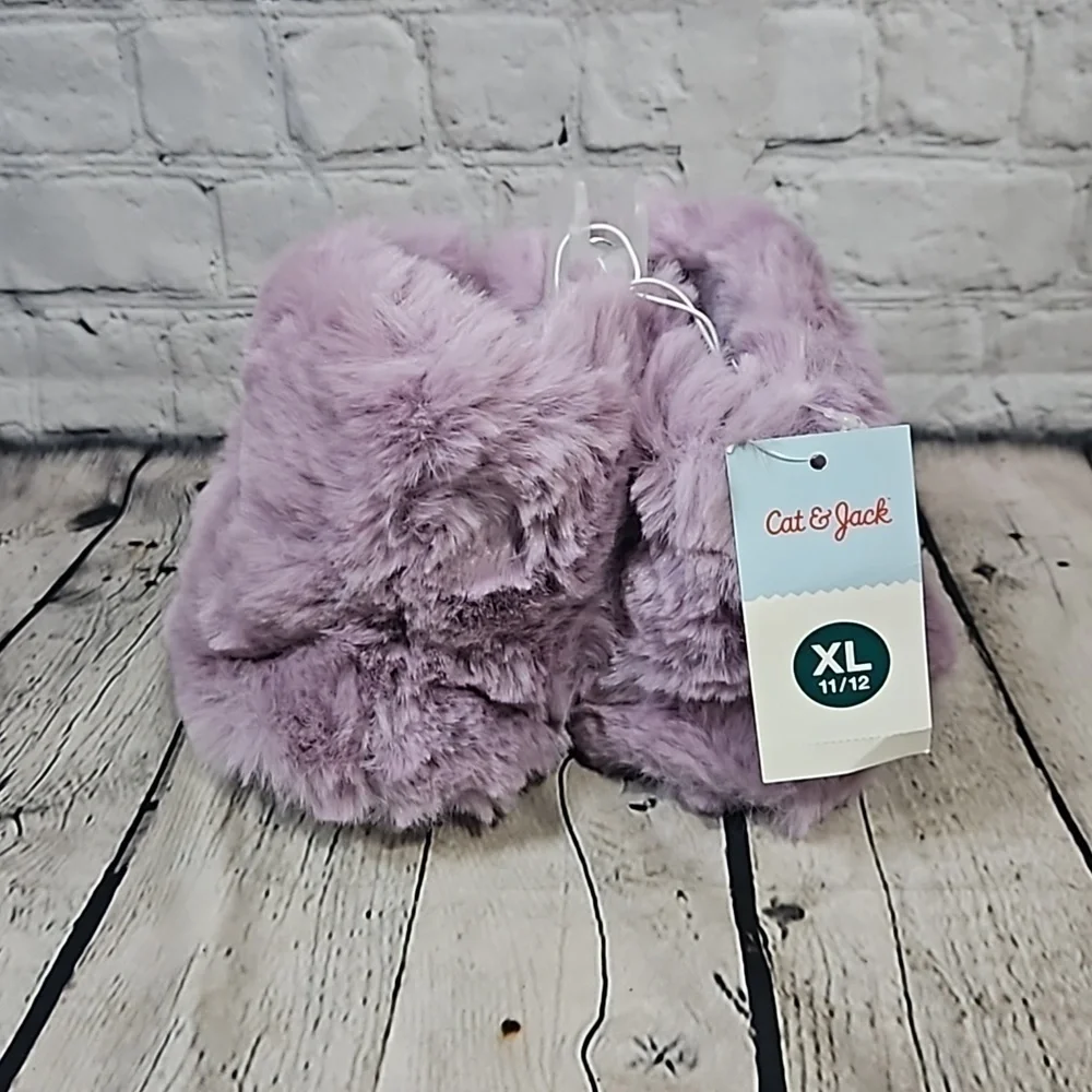 Cat & jack fuzzy bootie slippers